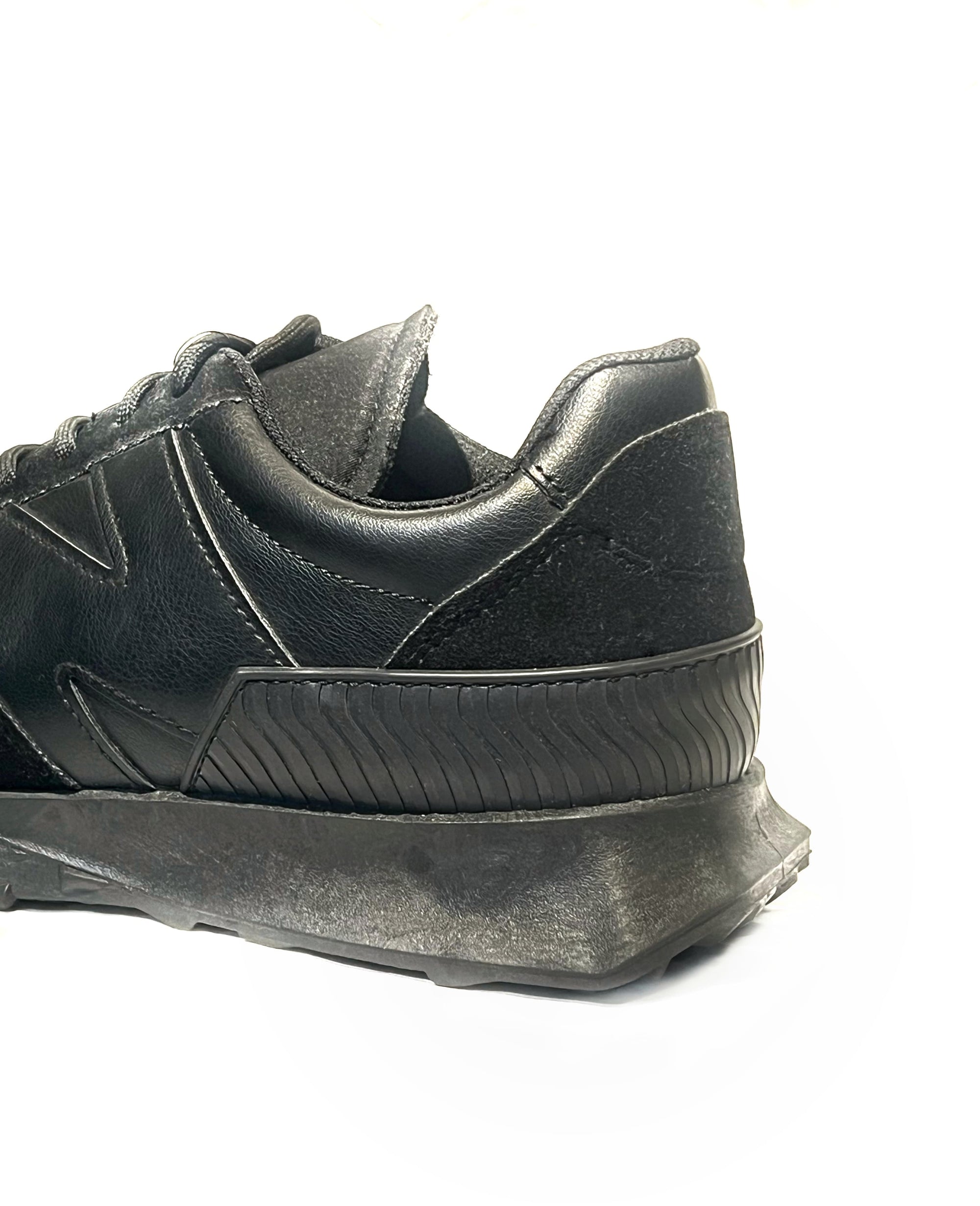 ESSENTIAL MID-TOP